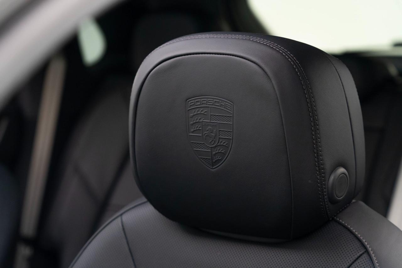 2025 Porsche Cayenne E-Hybrid Pompano Beach FL