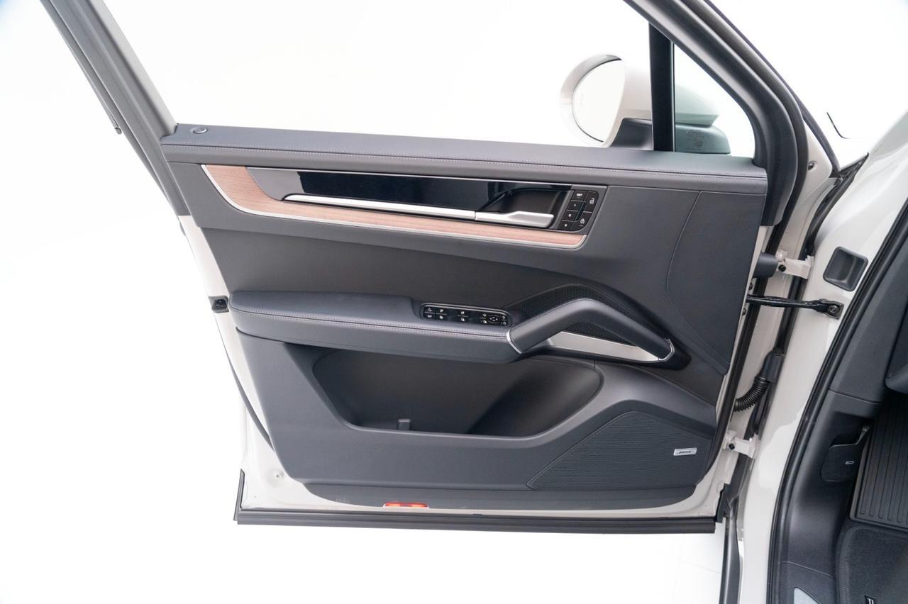 2025 Porsche Cayenne E-Hybrid Pompano Beach FL