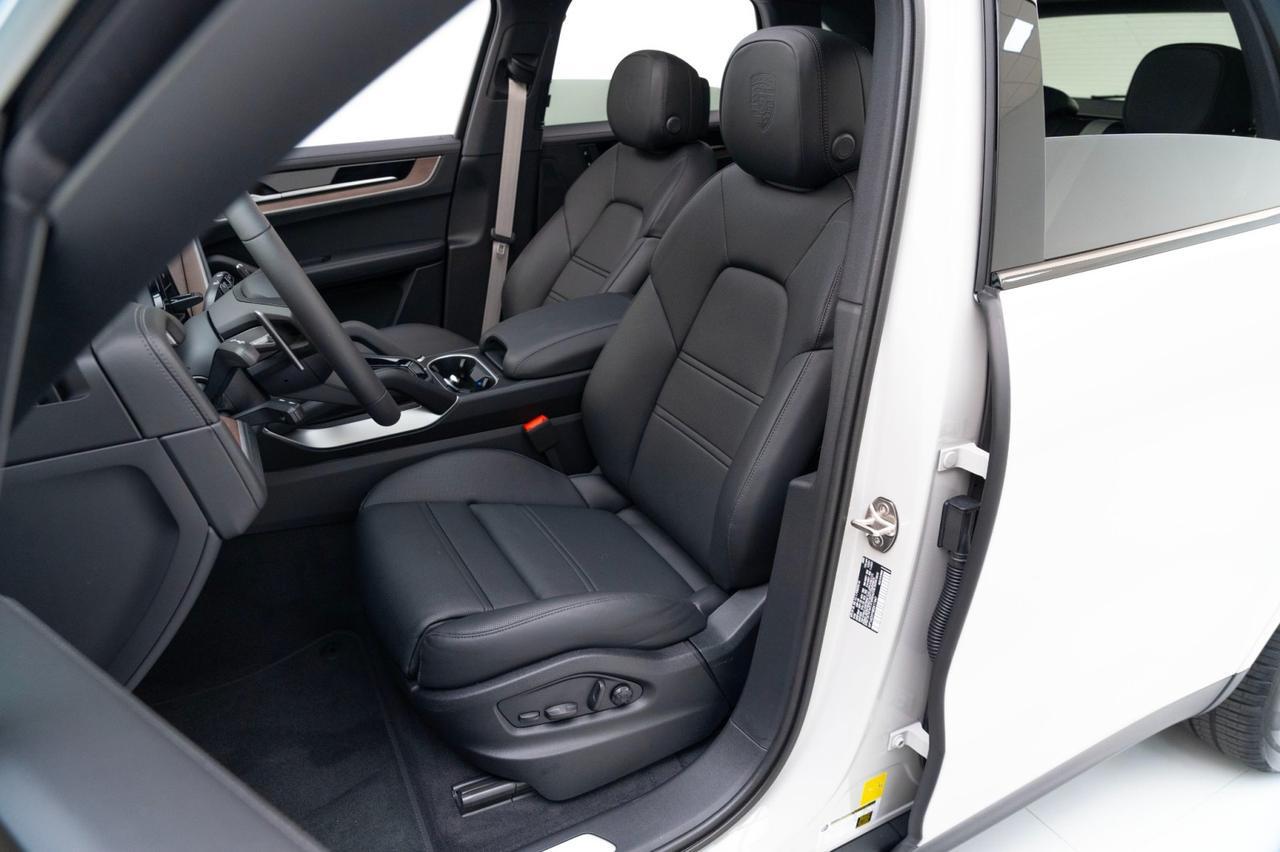 2025 Porsche Cayenne E-Hybrid Pompano Beach FL