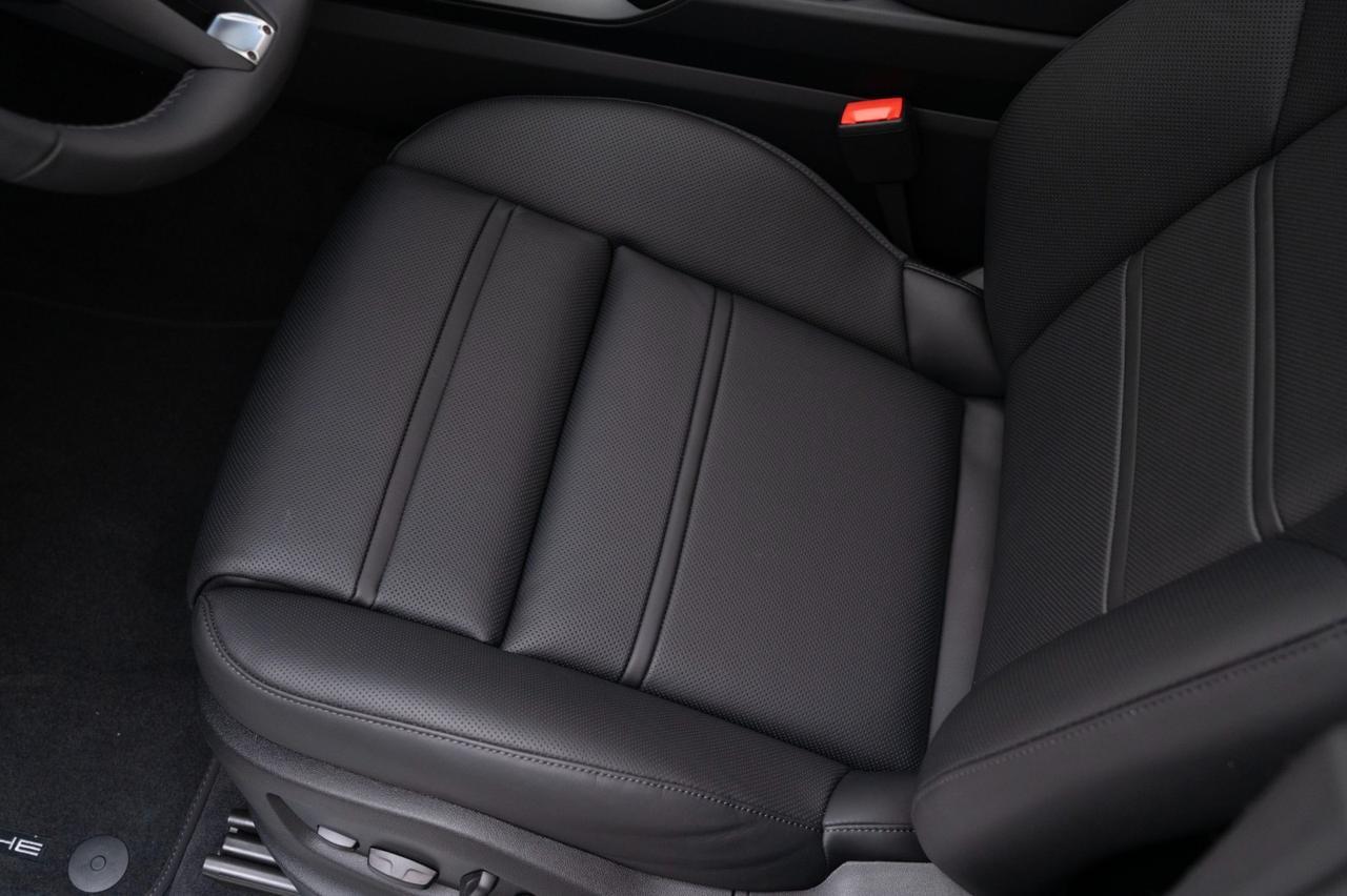 2025 Porsche Cayenne E-Hybrid Pompano Beach FL