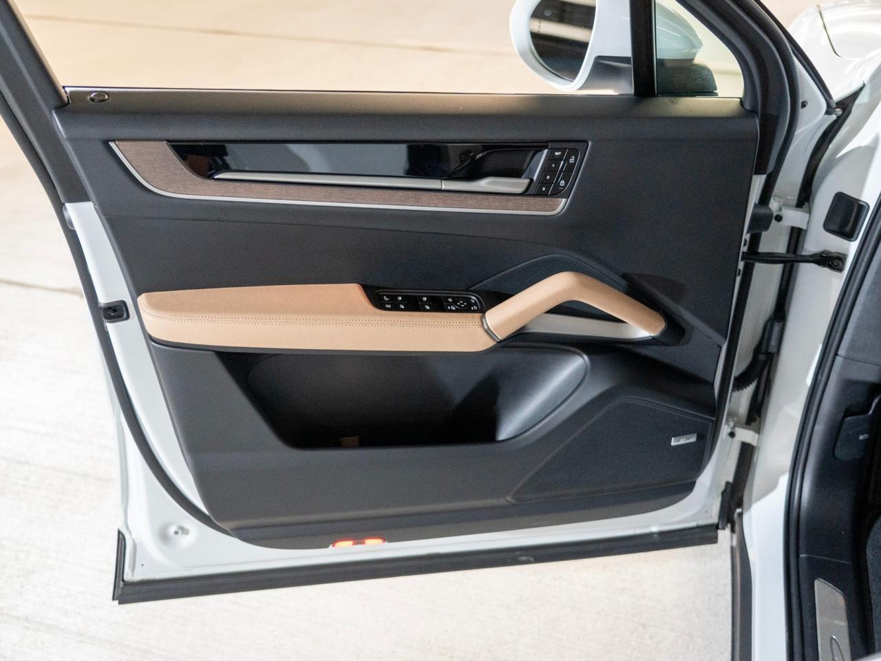 2025 Porsche Cayenne E-Hybrid Pompano Beach FL