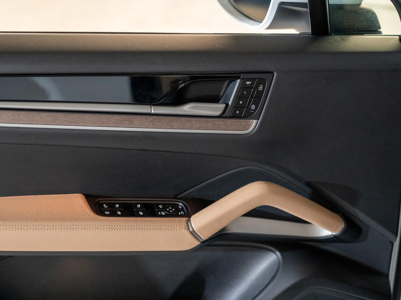 2025 Porsche Cayenne E-Hybrid Pompano Beach FL
