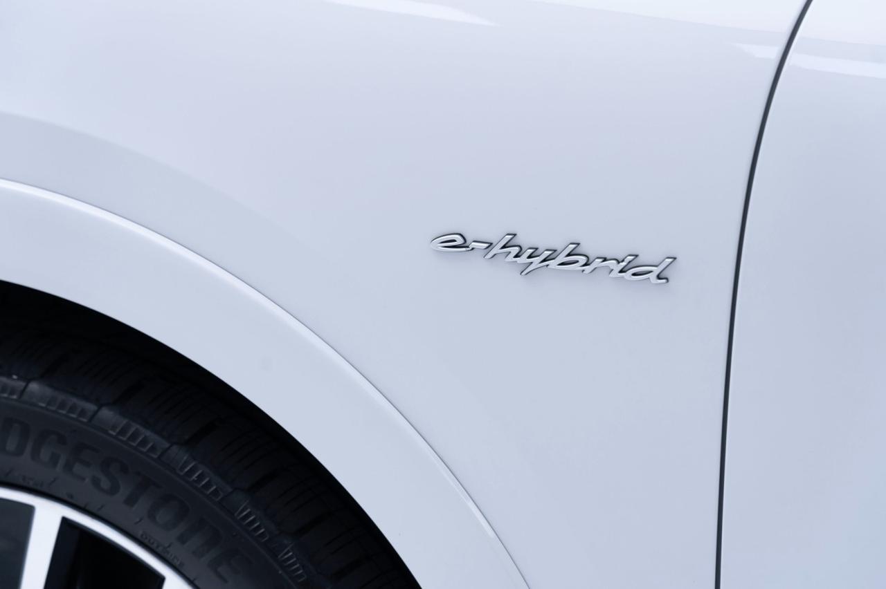 2025 Porsche Cayenne E-Hybrid Pompano Beach FL