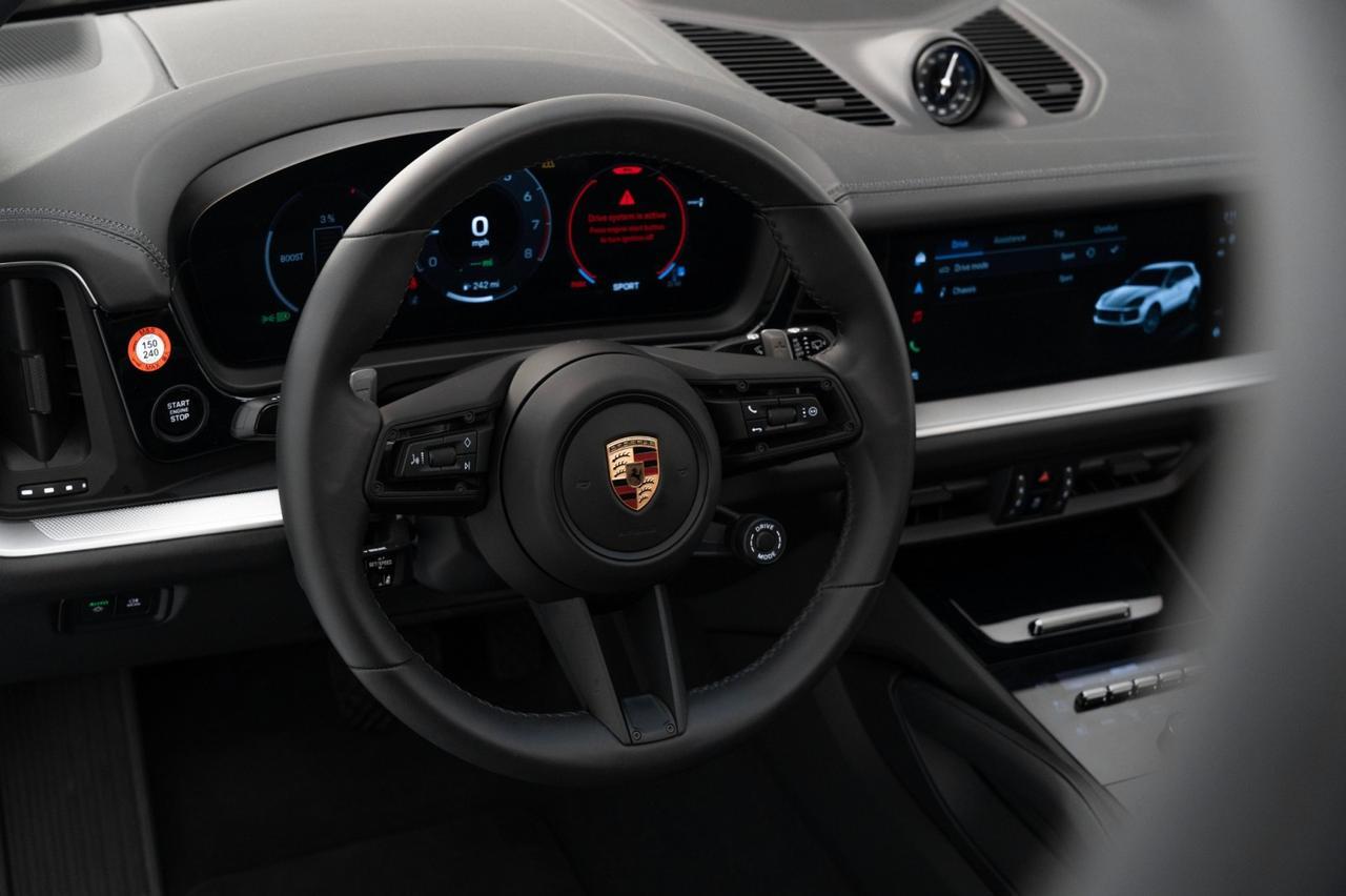 2025 Porsche Cayenne E-Hybrid Pompano Beach FL