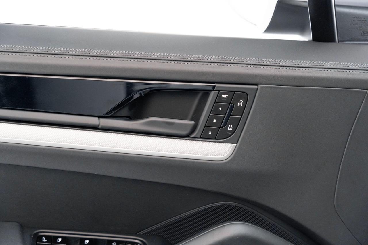 2025 Porsche Cayenne E-Hybrid Pompano Beach FL
