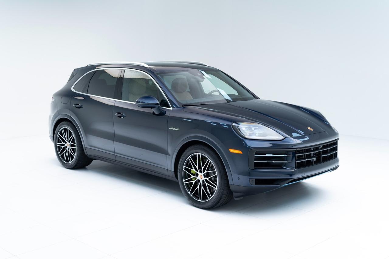 New 2025 Porsche Cayenne EHybrid in Pompano Beach FL