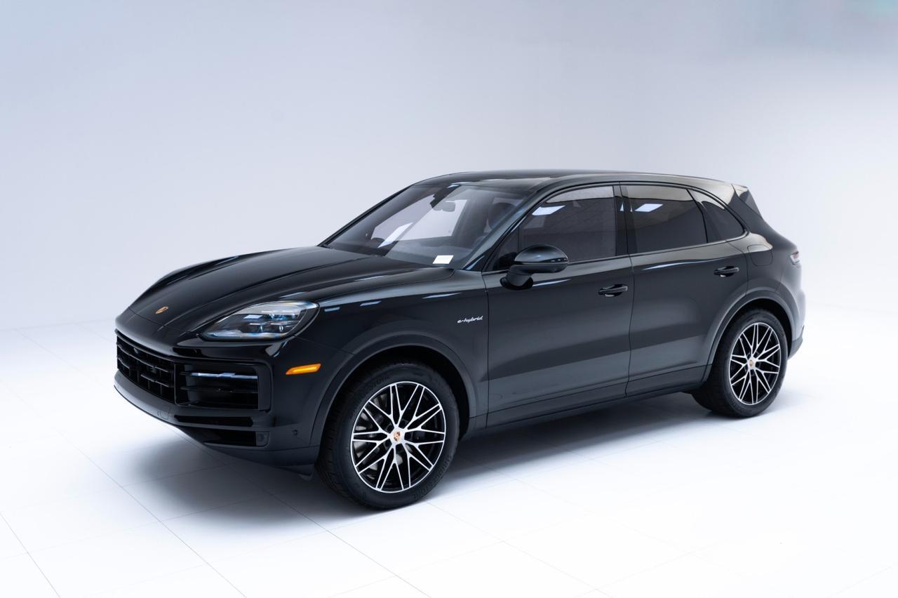 New 2025 Porsche Cayenne EHybrid in Pompano Beach FL