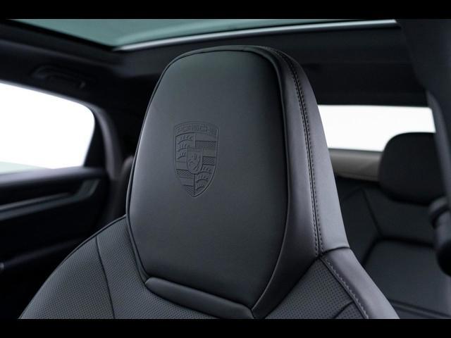 2025 Porsche Cayenne E-Hybrid Pompano Beach FL