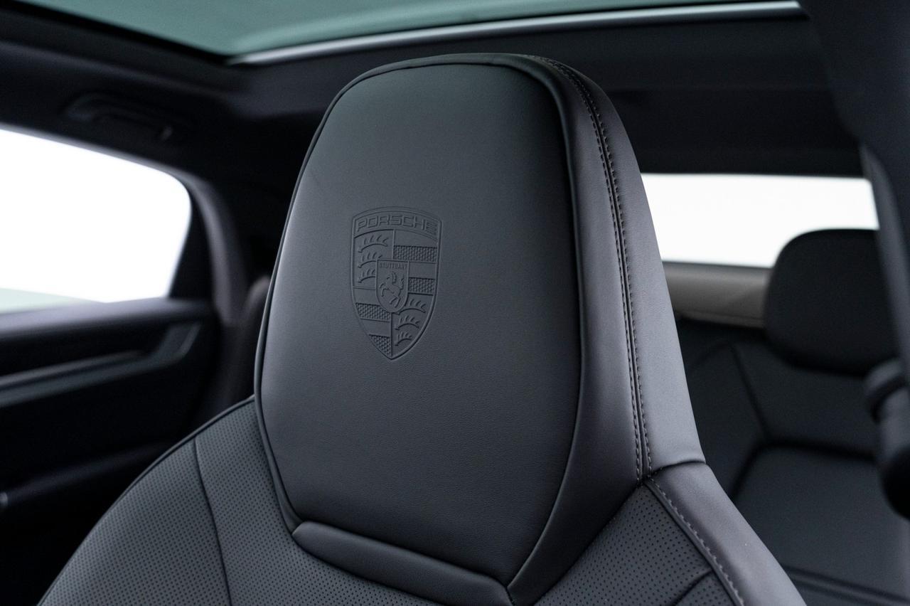 2025 Porsche Cayenne E-Hybrid Pompano Beach FL