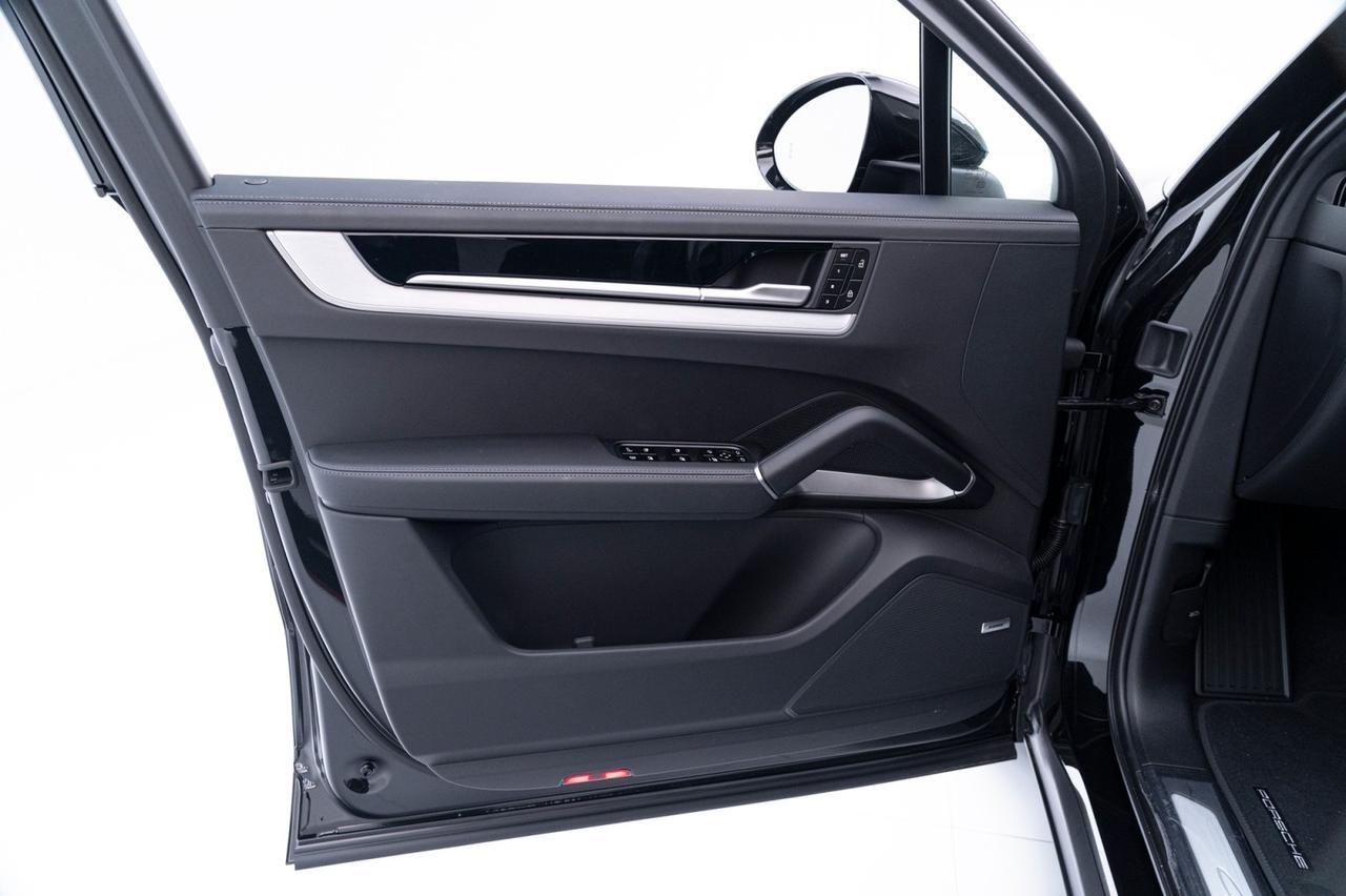 2025 Porsche Cayenne E-Hybrid Pompano Beach FL