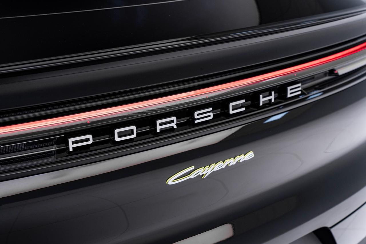 2025 Porsche Cayenne E-Hybrid Pompano Beach FL