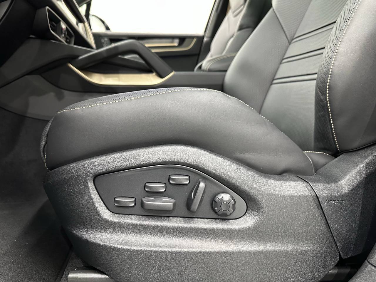 2025 Porsche Cayenne GTS Newark DE