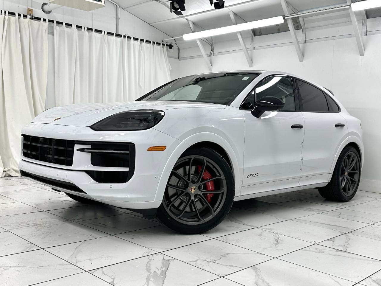 2025 Porsche Cayenne GTS
