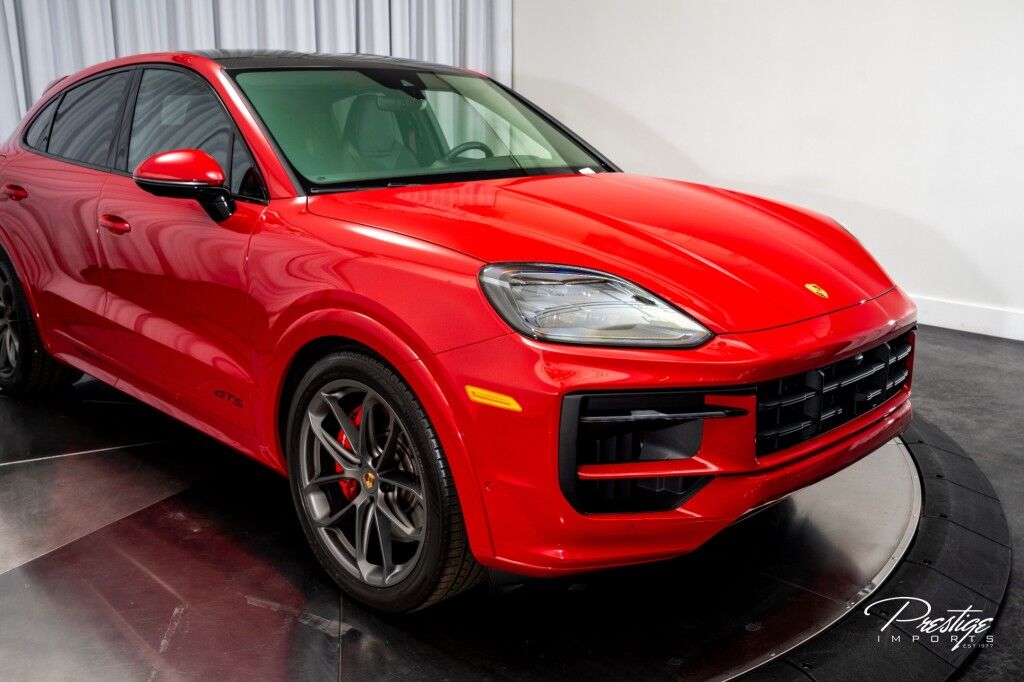 2025 Porsche Cayenne GTS