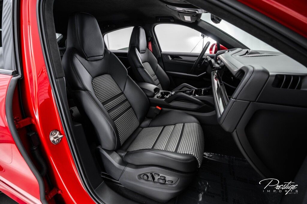 2025 Porsche Cayenne GTS North Miami Beach FL