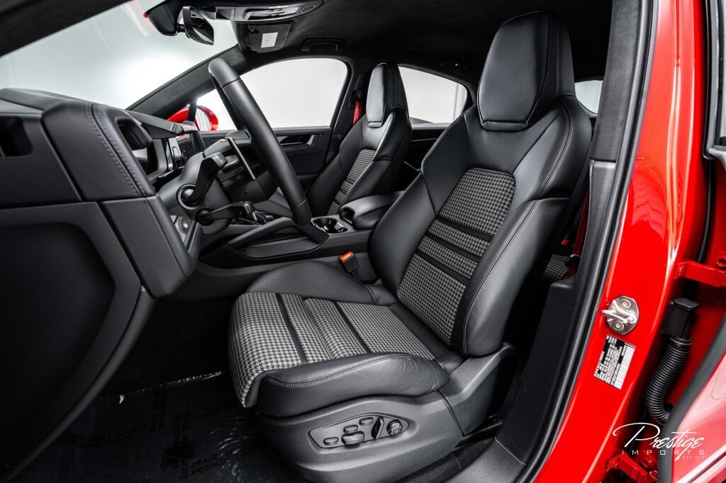 2025 Porsche Cayenne GTS North Miami Beach FL