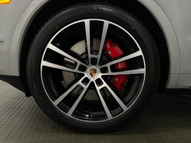 2025 Porsche Cayenne S Appleton WI