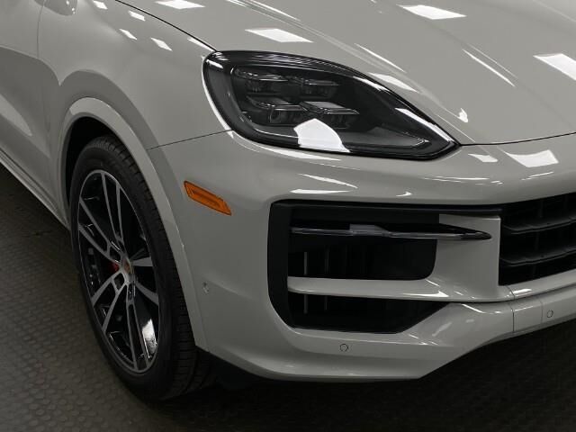 2025 Porsche Cayenne S Appleton WI