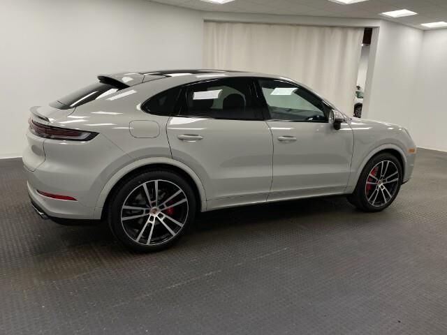 2025 Porsche Cayenne S Appleton WI