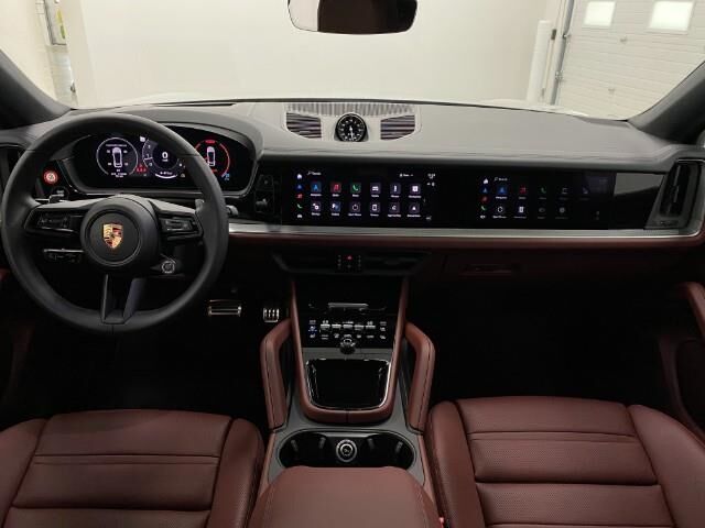 2025 Porsche Cayenne S Appleton WI