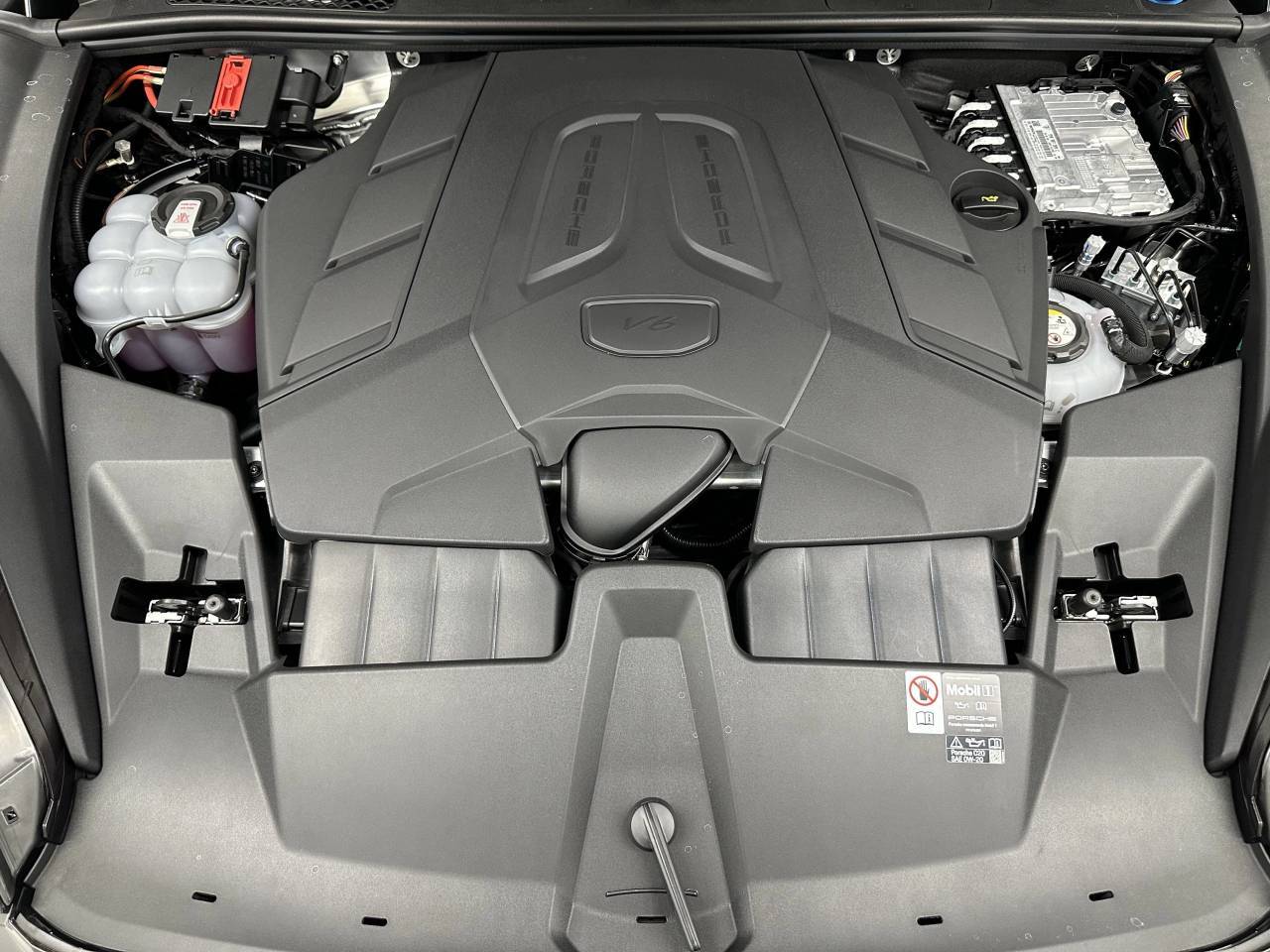 2025 Porsche Cayenne S E-Hybrid Newark DE
