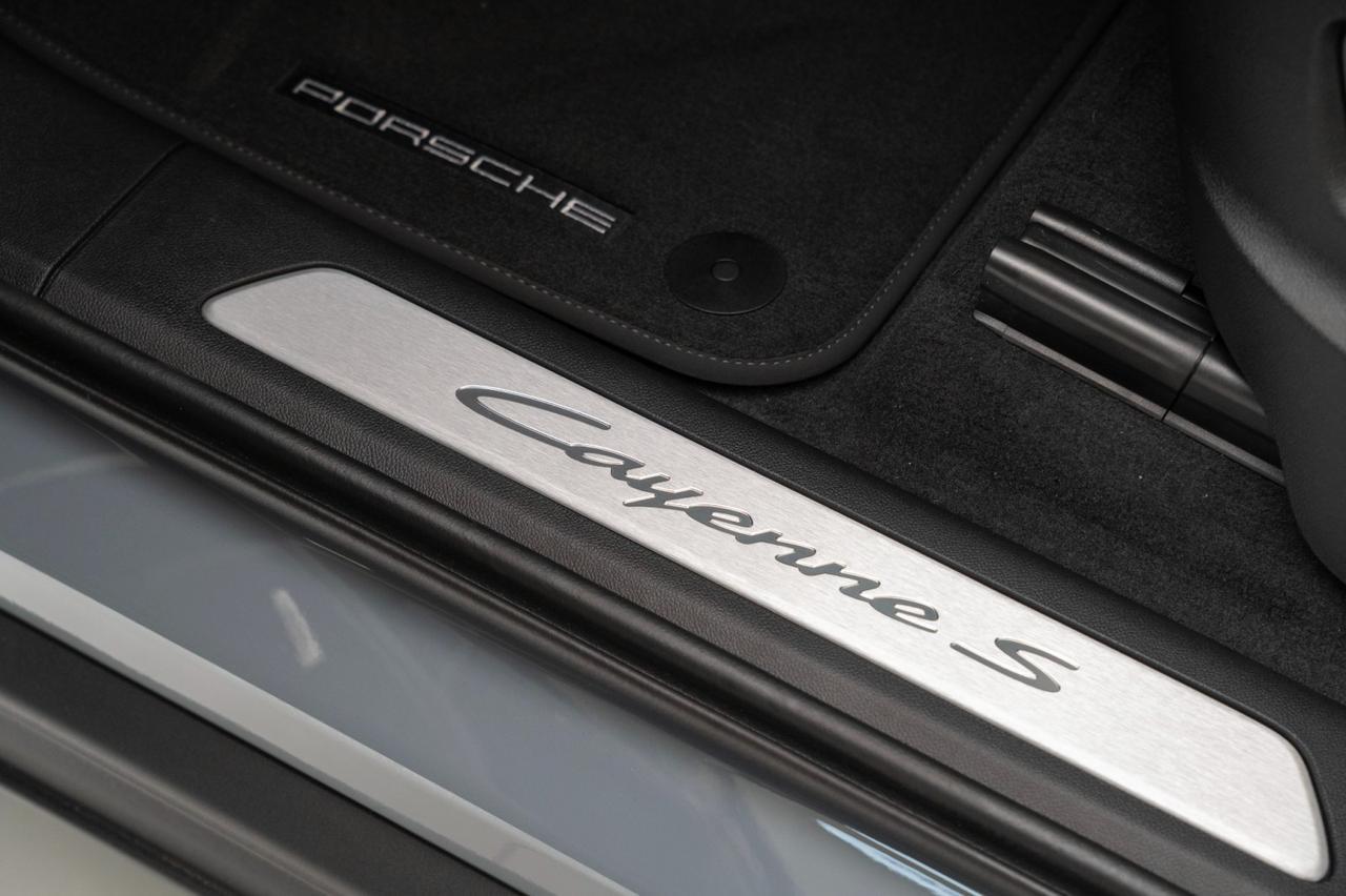 2025 Porsche Cayenne S E-Hybrid Pompano Beach FL