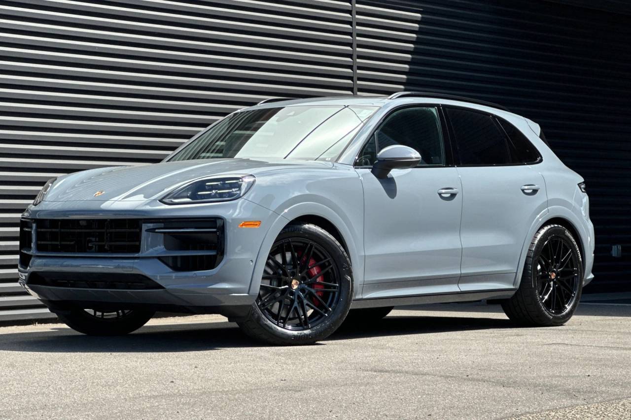 2025 Porsche Cayenne S