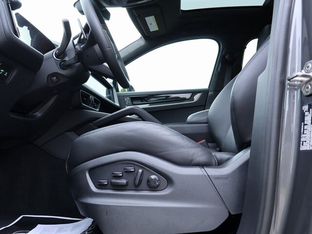 2025 Porsche Cayenne Turbo E-Hybrid Coupe Turbo Oshkosh WI