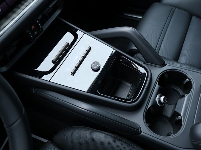 2025 Porsche Cayenne Turbo E-Hybrid Coupe Turbo Oshkosh WI