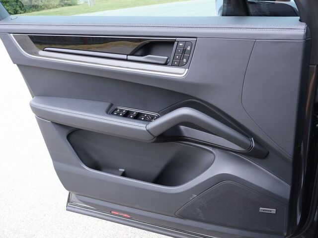 2025 Porsche Cayenne Turbo E-Hybrid Coupe Turbo Oshkosh WI
