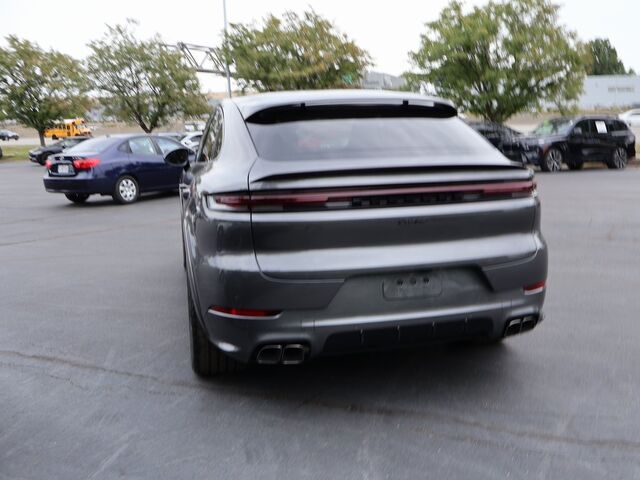 2025 Porsche Cayenne Turbo E-Hybrid Coupe Turbo Oshkosh WI