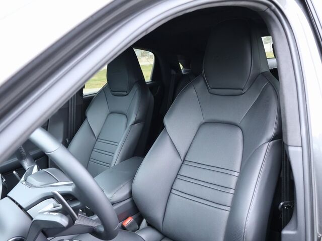 2025 Porsche Cayenne Turbo E-Hybrid Coupe Turbo Oshkosh WI