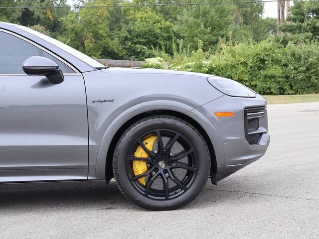 2025 Porsche Cayenne Turbo E-Hybrid Coupe Turbo Oshkosh WI