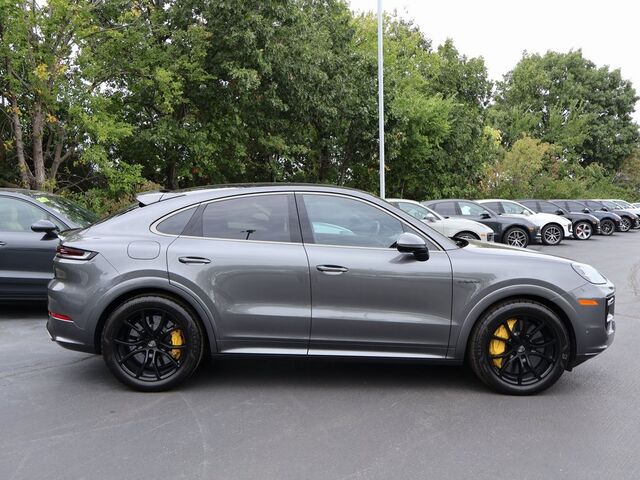 2025 Porsche Cayenne Turbo E-Hybrid Coupe Turbo Oshkosh WI