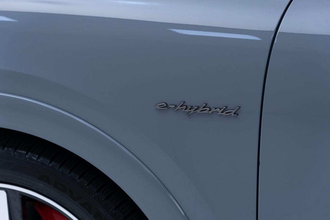 2025 Porsche Cayenne Turbo E-Hybrid Pompano Beach FL