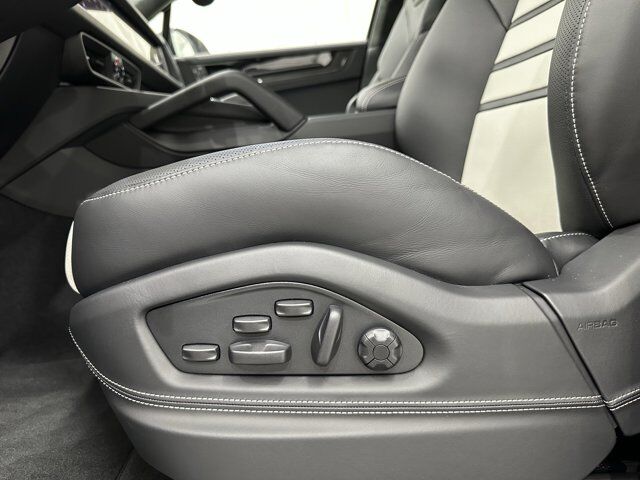 2025 Porsche Cayenne Turbo Gt Newark DE