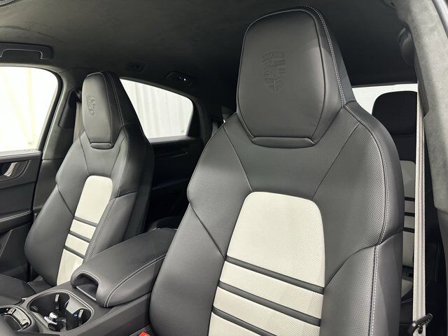 2025 Porsche Cayenne Turbo Gt Newark DE