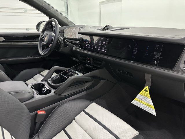 2025 Porsche Cayenne Turbo Gt Newark DE