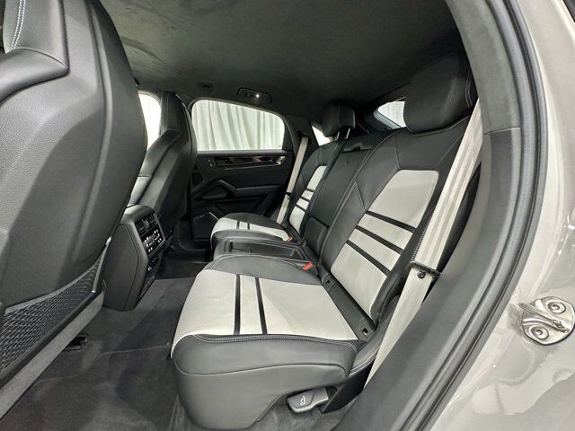 2025 Porsche Cayenne Turbo Gt Newark DE