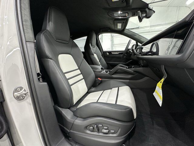 2025 Porsche Cayenne Turbo Gt Newark DE
