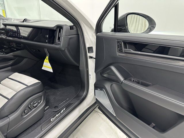 2025 Porsche Cayenne Turbo Gt Newark DE