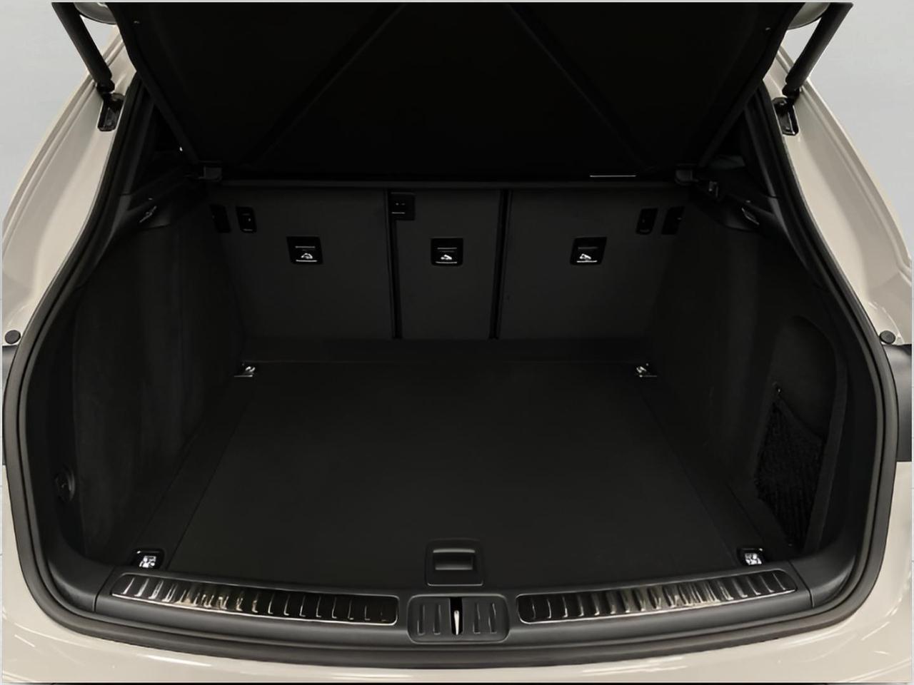 2025 Porsche Macan Appleton WI