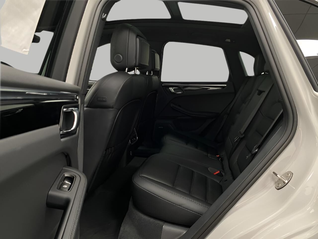 2025 Porsche Macan Appleton WI