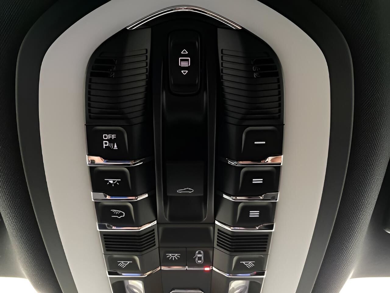 2025 Porsche Macan Appleton WI