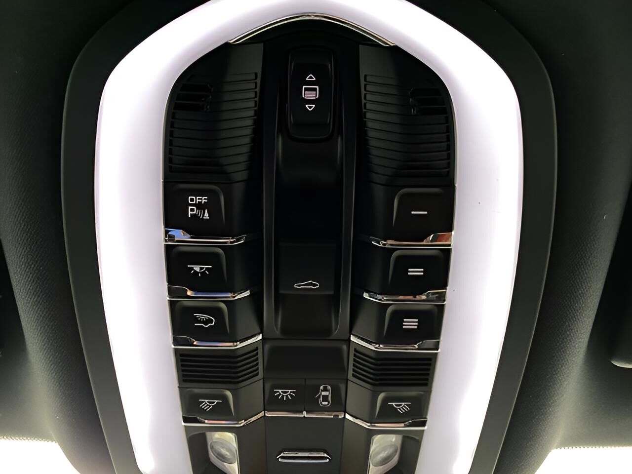 2025 Porsche Macan Appleton WI