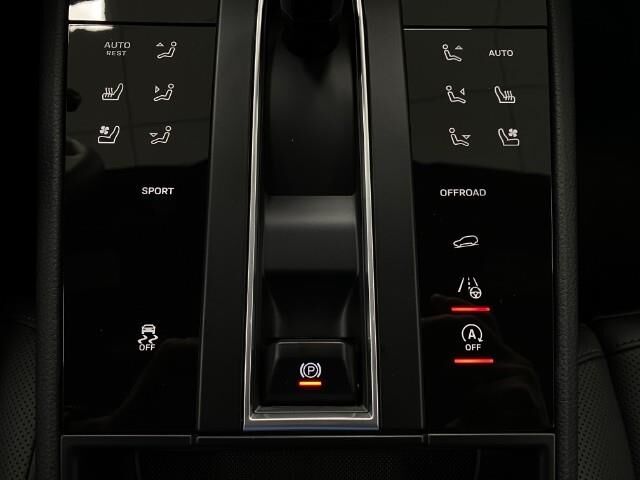 2025 Porsche Macan Appleton WI