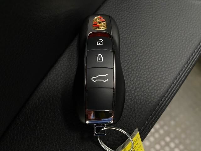 2025 Porsche Macan Appleton WI