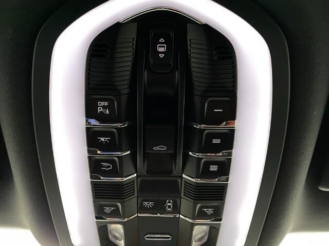 2025 Porsche Macan Appleton WI