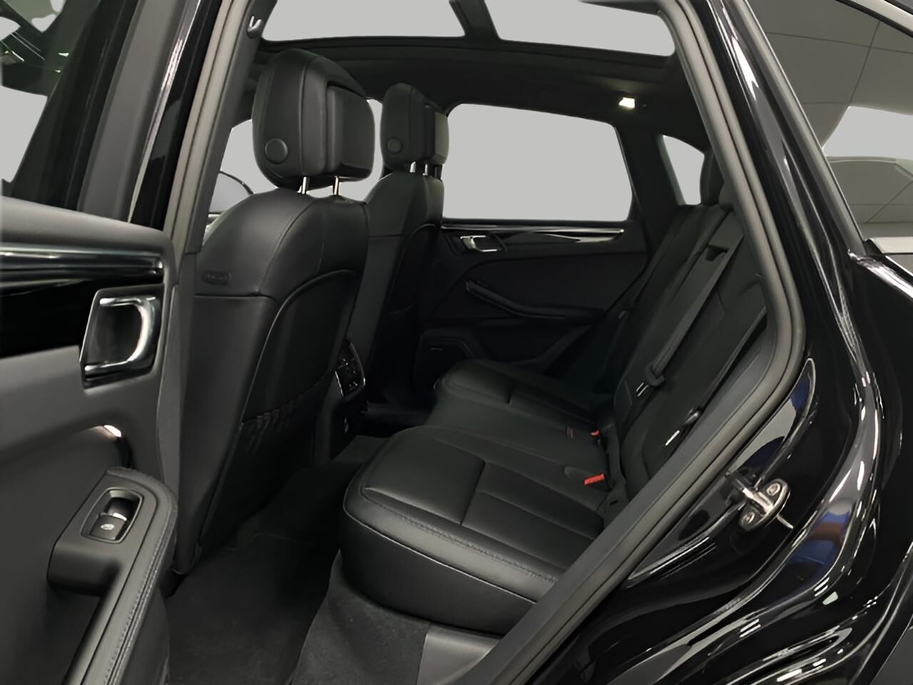 2025 Porsche Macan Appleton WI