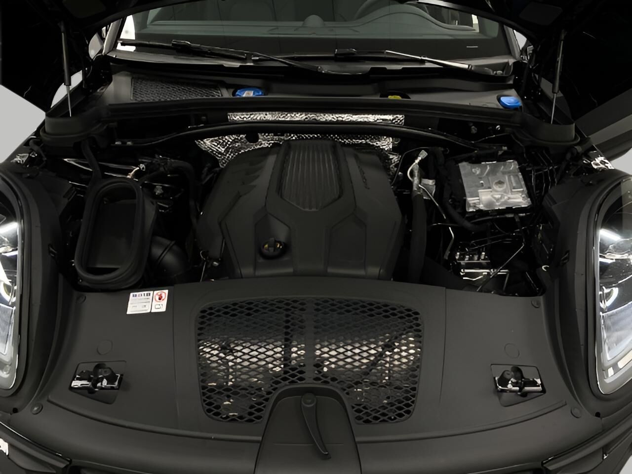 2025 Porsche Macan Appleton WI